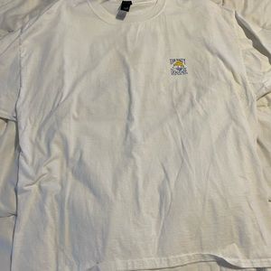 Salty Dog Cafe t shirt. XL